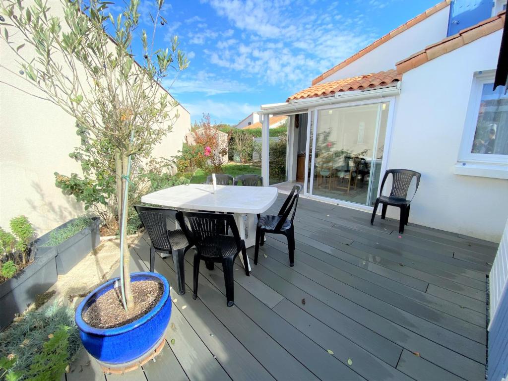Charmante maisonnette avec jardin, proche plage et commodités, La Tranche sur Mer - FR-1-22-340 - 1