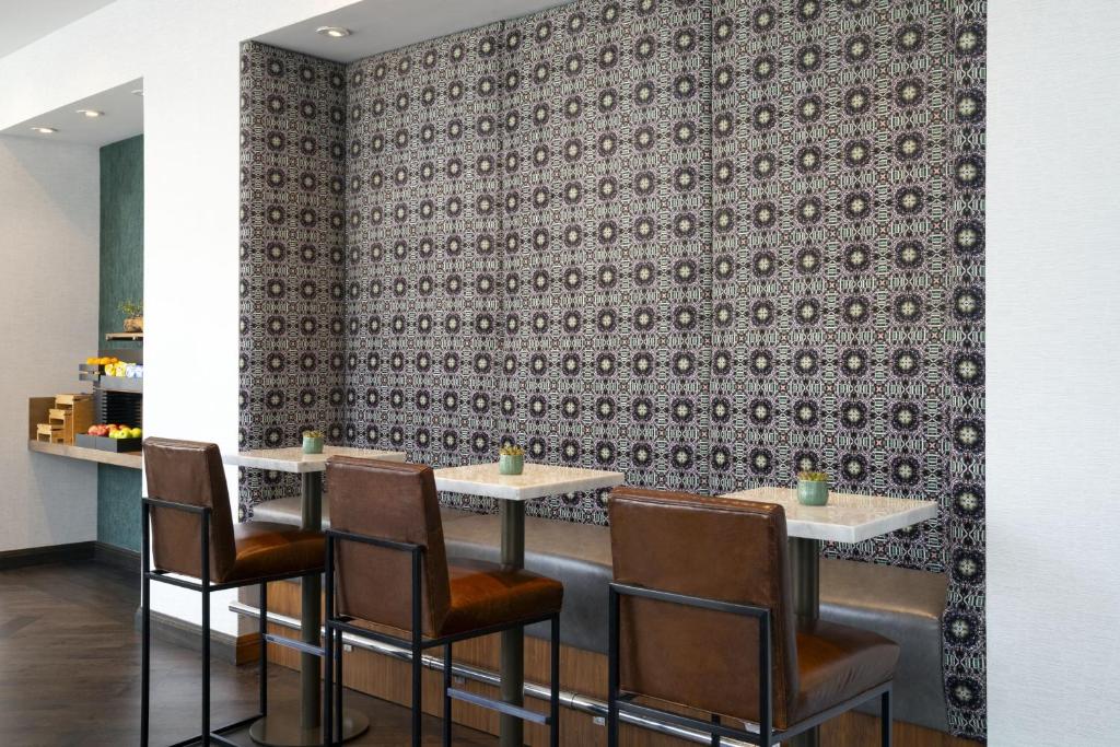Pub/Lounge