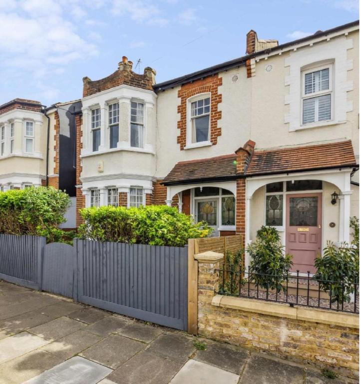 Arragon, Streatham Vale