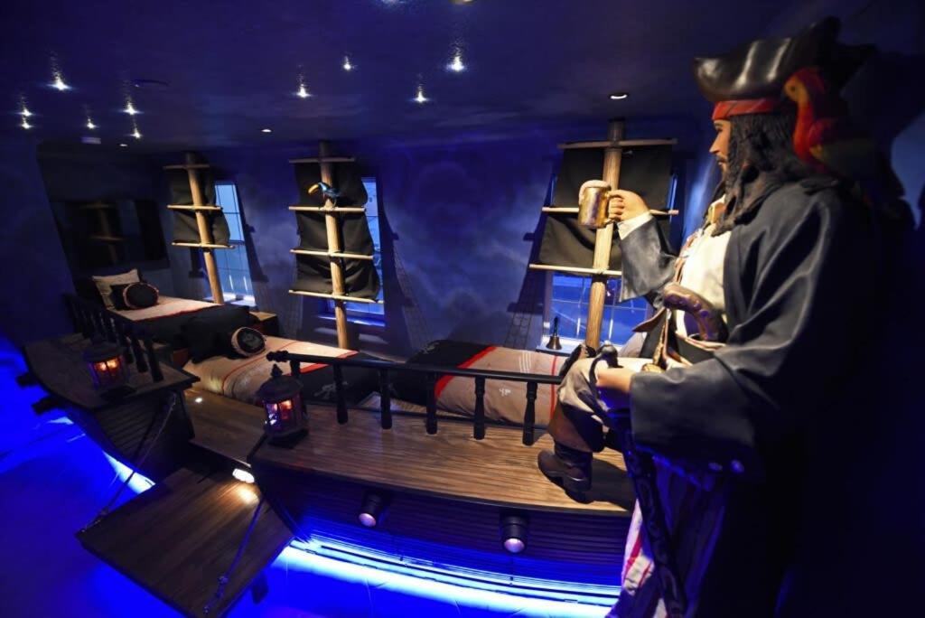 Charming 3Bd Pool TH Enclaves at Festival-350CD-NE, Davenport