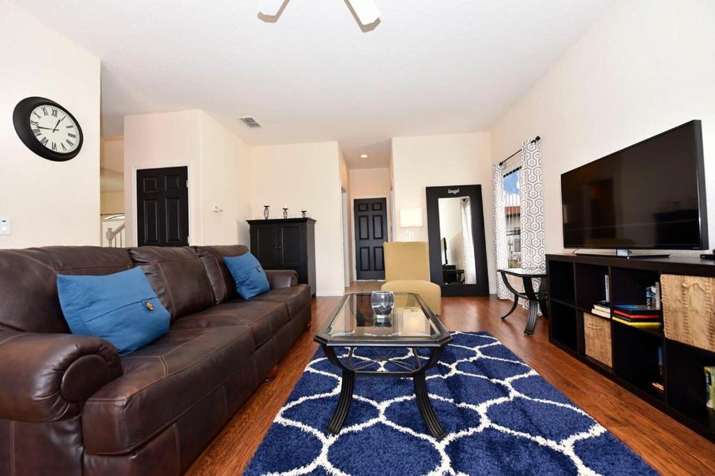 Cozy 5Bed High Grove Resort w Pool Spa Game Rm, Orlando