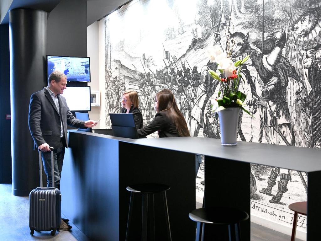 メルキュール アラス センター ガール (Mercure Arras Centre Gare) フロント・ロビー