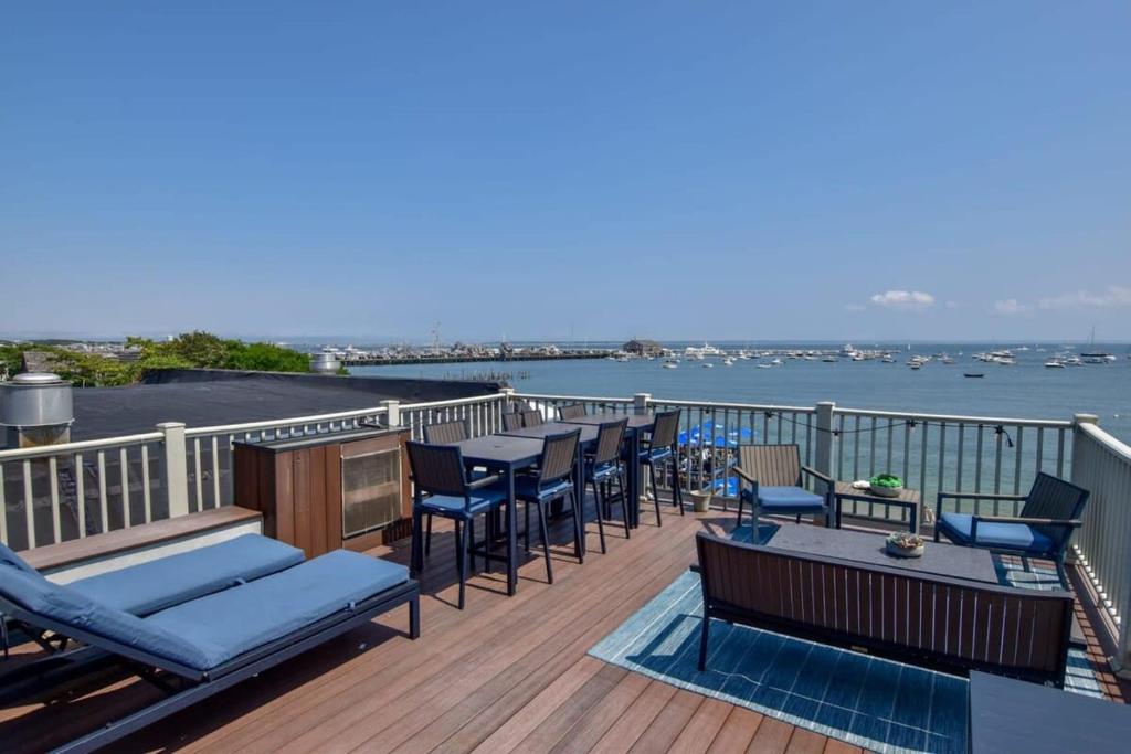 Renovated Oceanfront Penthouse, Provincetown