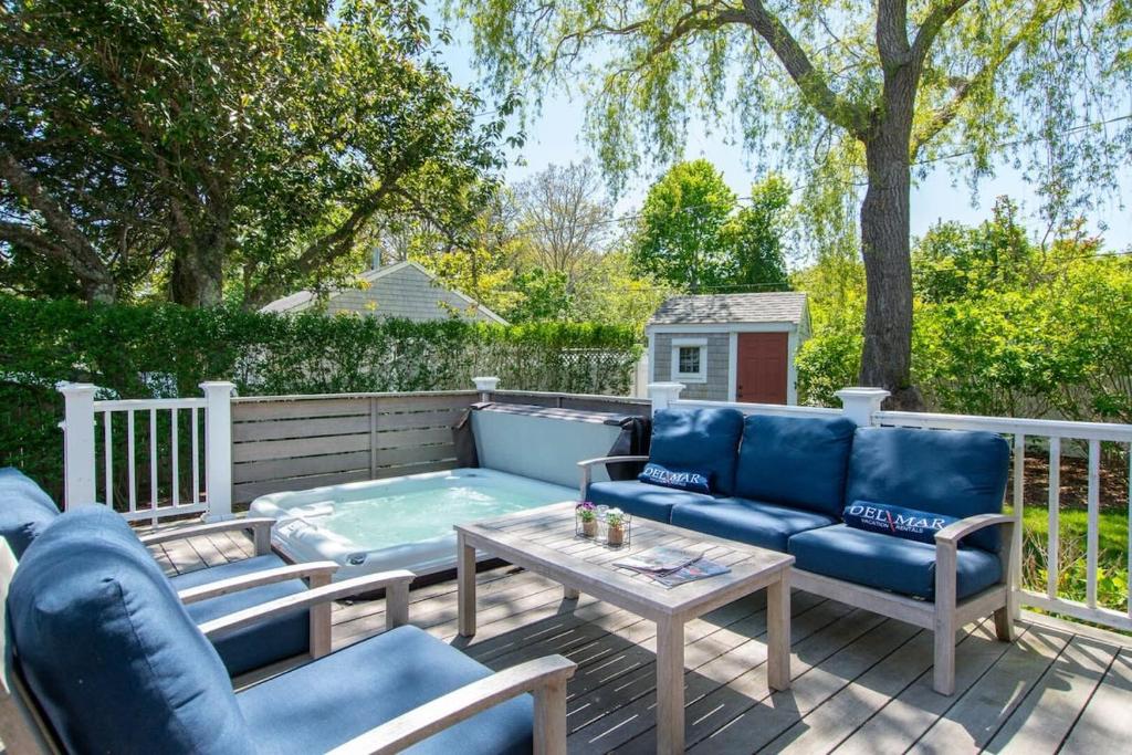 Walk to Ryder Cove Wet Bar & Hot Tub, Chatham