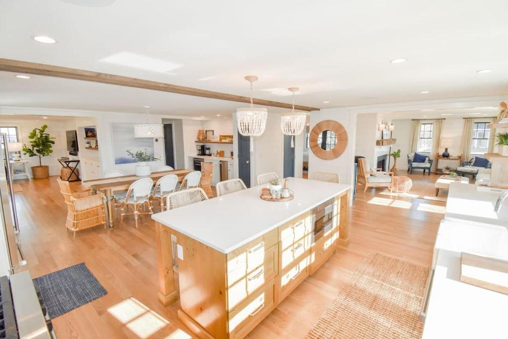 Gorgeous Home 2 Min Walk to Beach, Harwich