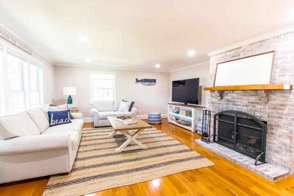 Spacious New Kitchen Central A C, Yarmouth