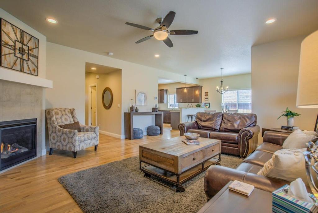 4BD Pikes Peak Views Minutes to Hiking & Dining, Colorado Springs