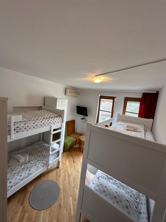 Bed in 4-Bed Mixed Dormitory Room