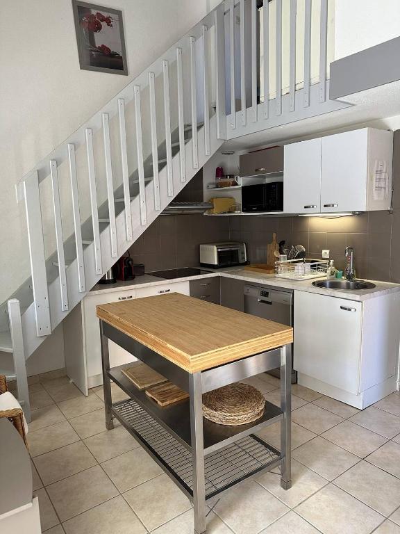 HOLIDAYLAND 438 VILLA T2 MEZZANINE 5 couchages climatisé avec véranda NARBONNE PLAGE - 2
