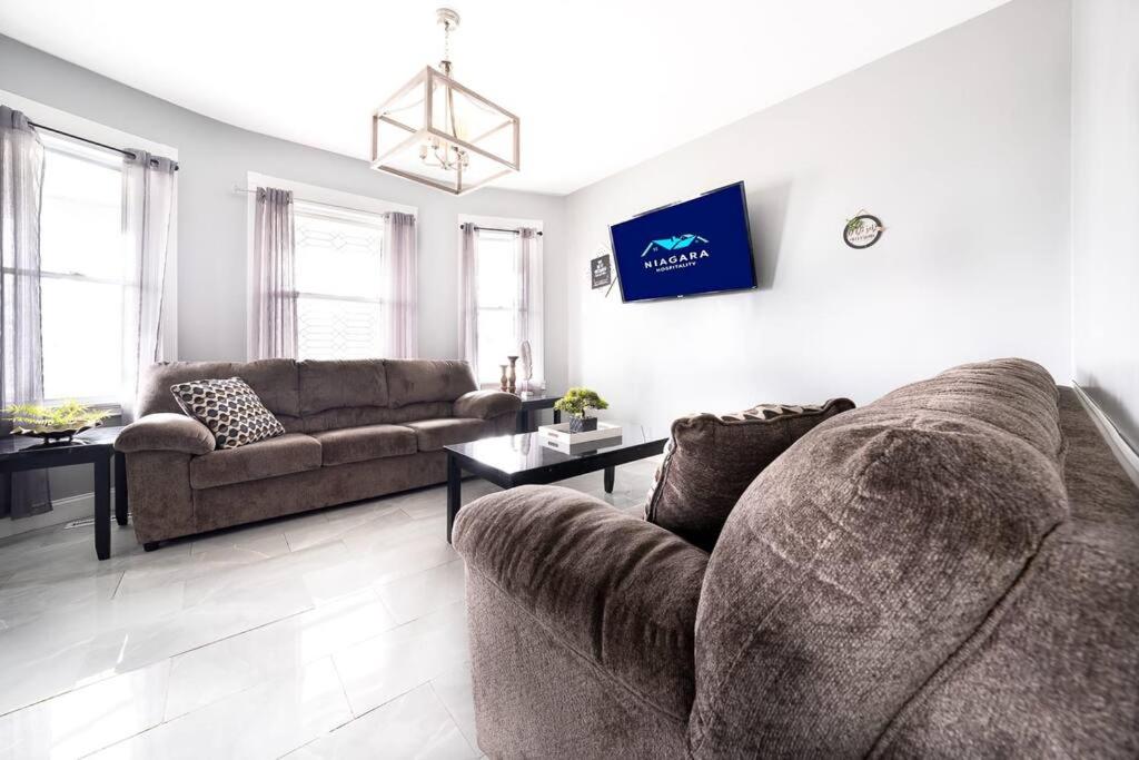 Quiet 4BR near Niagara Falls & Casino