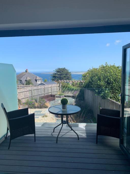 Carbis Daze Ocean Views Studio, SuperKing bed St Ives Carbis Bay, Carbis Bay