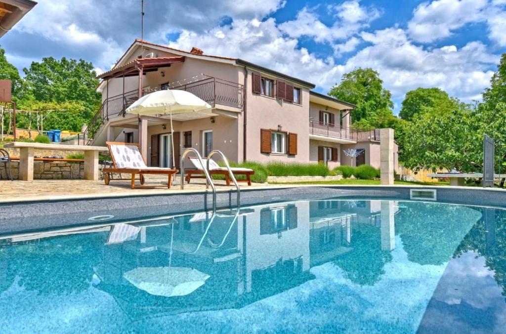Ferienhaus mit Privatpool für 12 Personen ca 120 qm in Jakovici, Istrien Binnenland von Istrien, Tinjan