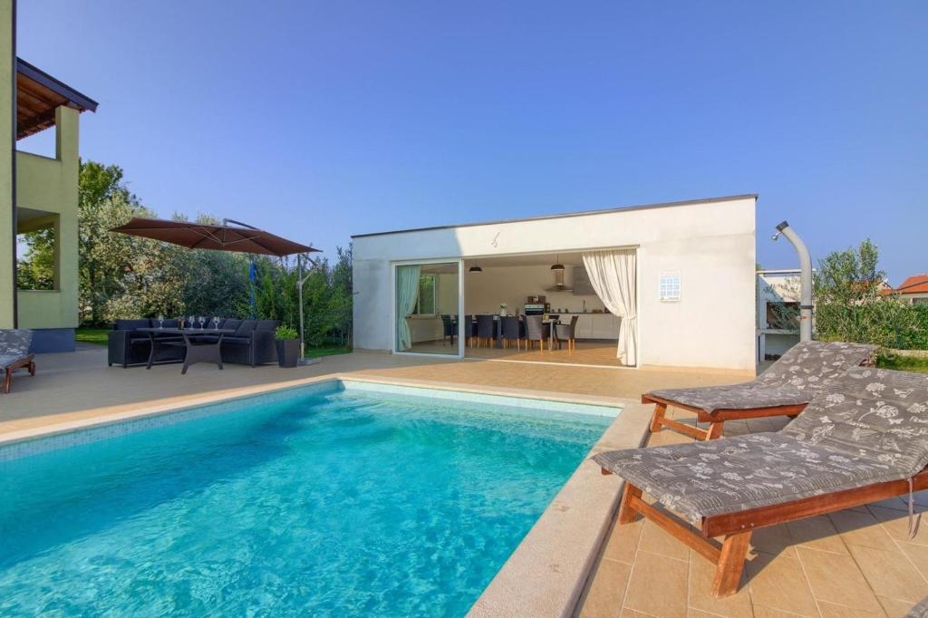 Ferienhaus mit Privatpool für 12 Personen ca 200 qm in Fažana-Surida, Istrien Istrische Riviera, Fažana