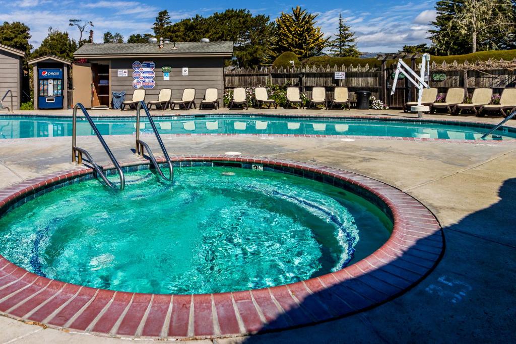 Hot tub