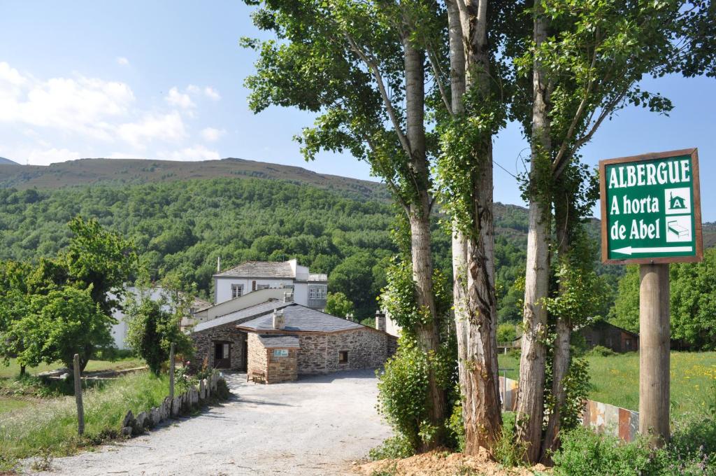 A Horta de Abel, Tríacastela