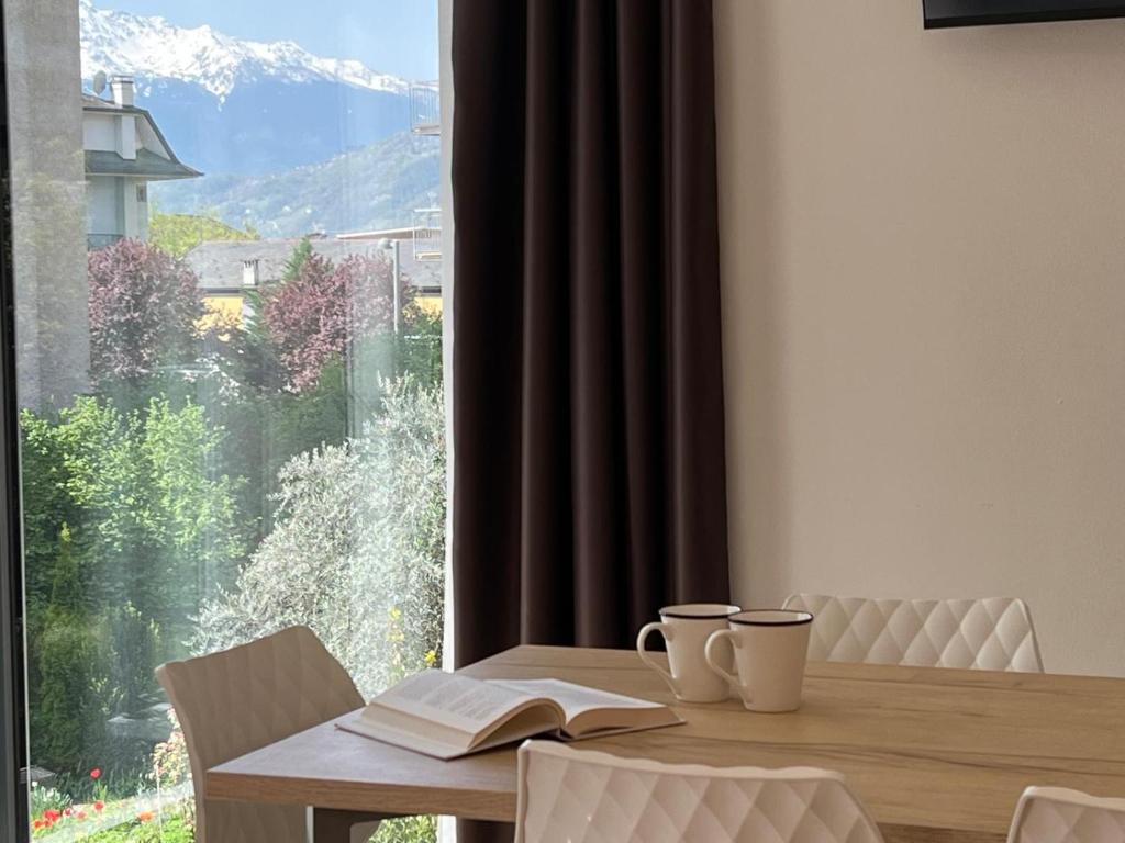 Bernina Suites - 150 metres to Bernina Express - 4