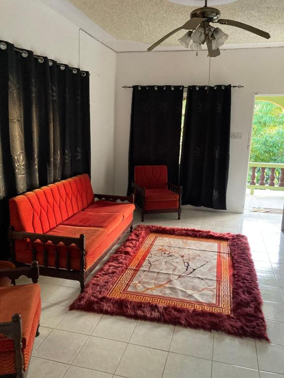 Serenity Apartments, Green Island