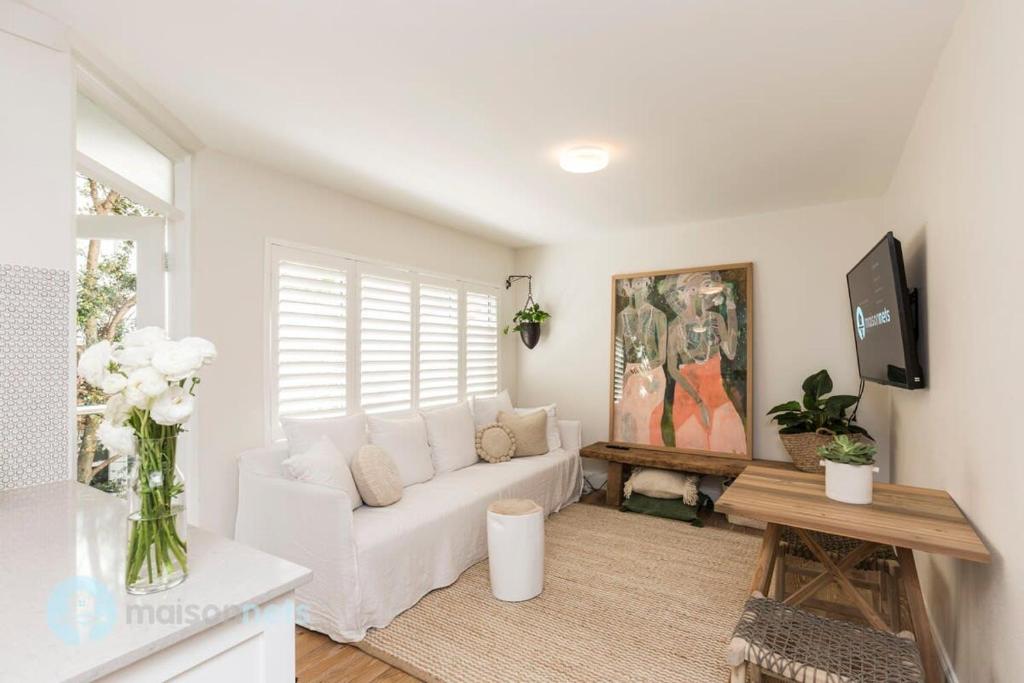 1 Bdrm Manly Beachside Apt With Parking, Sydney