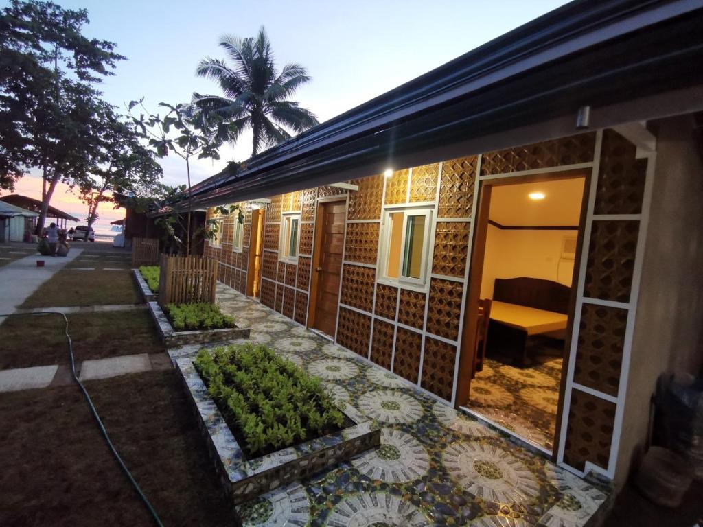 Tambayan Rooms and Cottages by SMS Hospitality, Carmen
