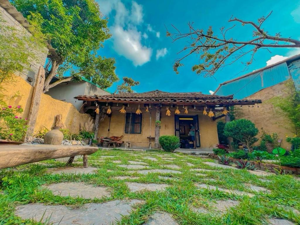 Khoi Home