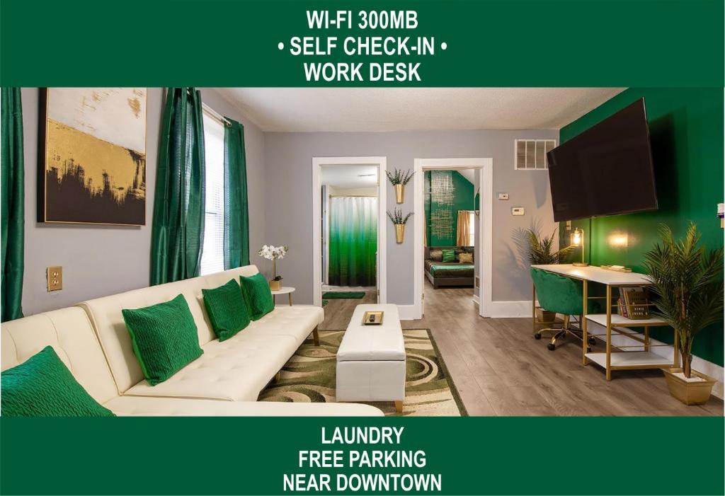 The Tremont Emerald - By Christmas Story House - Historic Charm & Modern Comfort Near Downtown With Parking, 300MB Wifi & Self Check-In, Cleveland