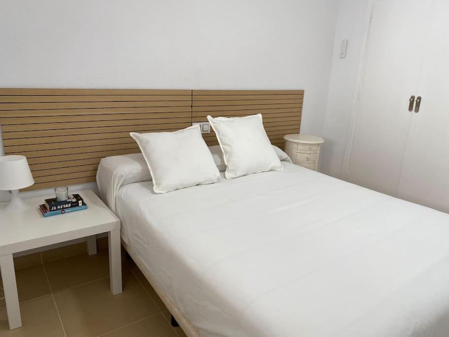 City & Beach Top-Floor Apartment - 4