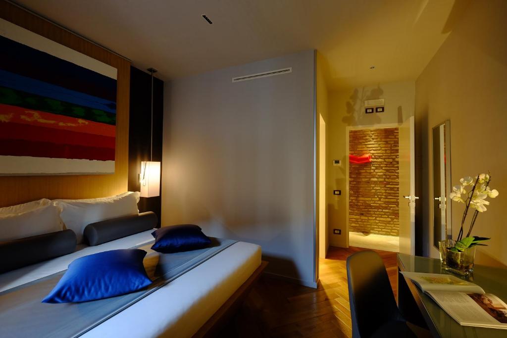 Navona Rooms 9