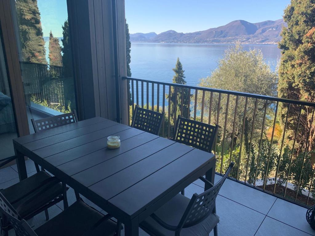 3 Zimmer Apartment am Gardasee mit traumhaften Seeblick und Pool in Torri del Benaco - 2