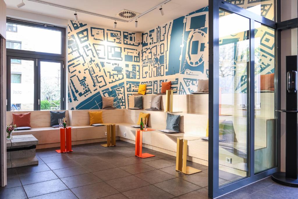 H+ Hotel 4Youth