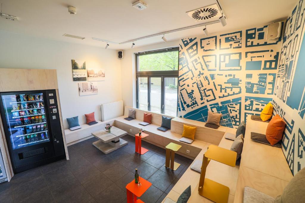 H+ Hotel 4Youth