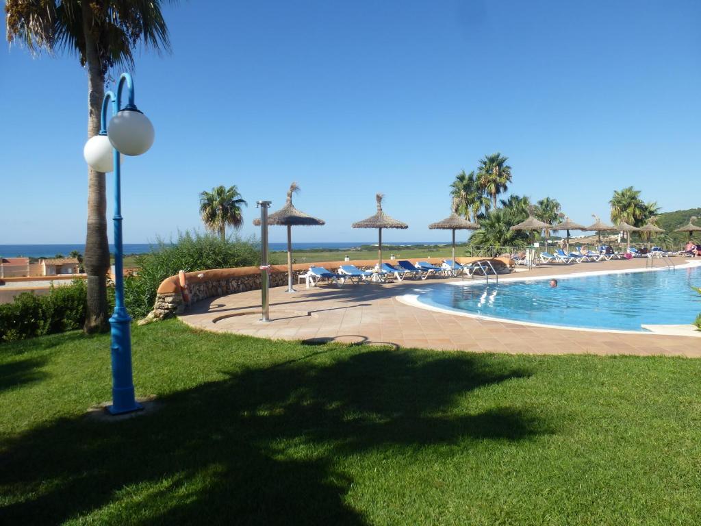 Apartamentos Mar Blau — Swimming pool in Son Bou, Balearic Islands