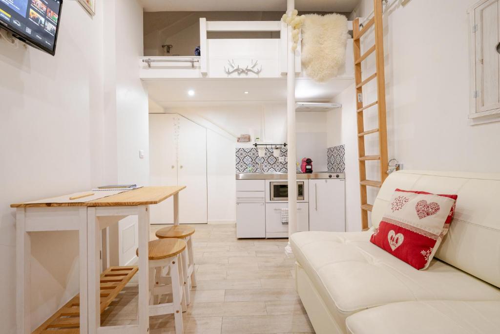 Superb tiny house in heart of Paris 1st! - 4