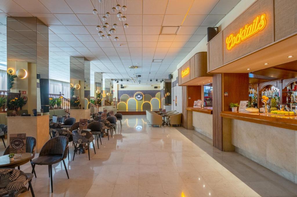 Hotel Parasol by Dorobe — Restaurant & bars in Torremolinos, Andalusia