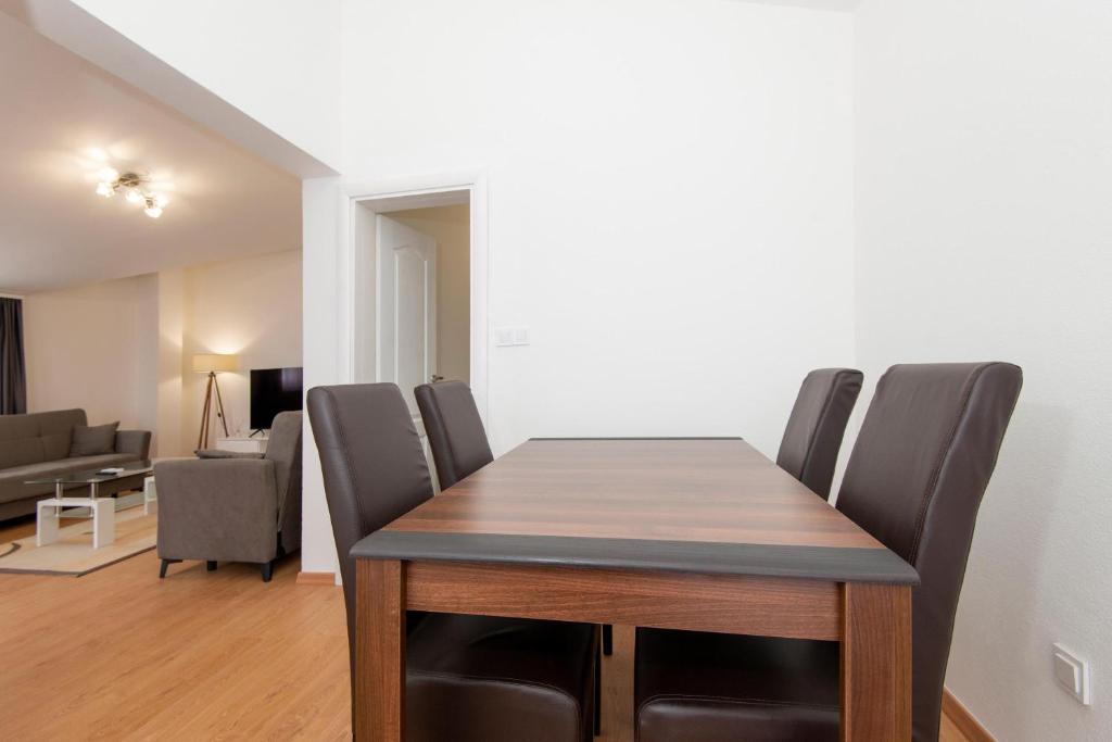Hillside Vista Apartments - 5