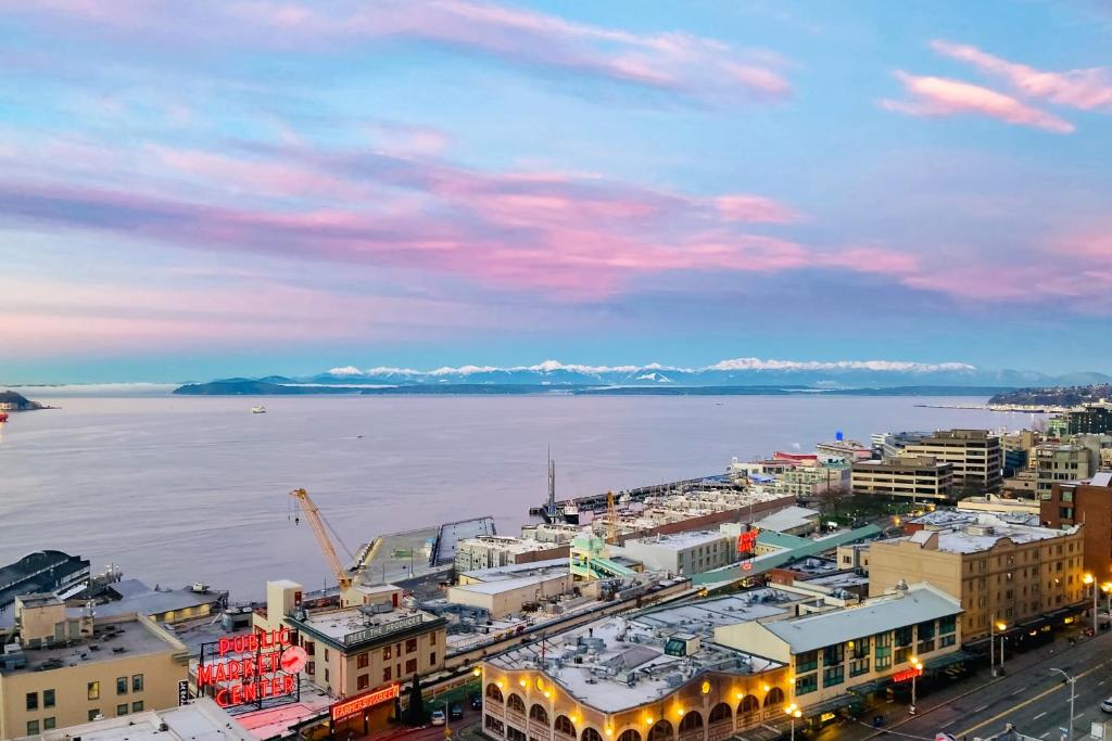 Pike Place Olympic View, Seattle