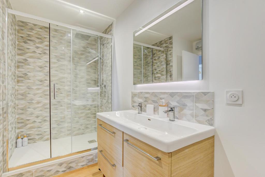 Sunset Duplex - Grand-Rond, Jardin des plantes, centre-ville, 2 BDRs 60m2, AC, Netflix - T3 60m2 avec clim - 4
