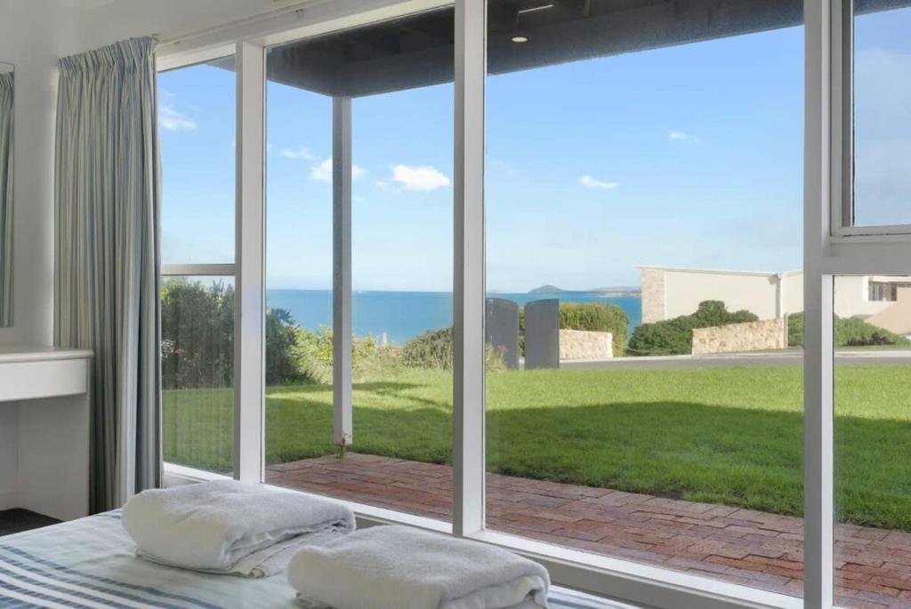 Neptune - 2 4 Hutton St Port Elliot Linen Included, Port Elliot