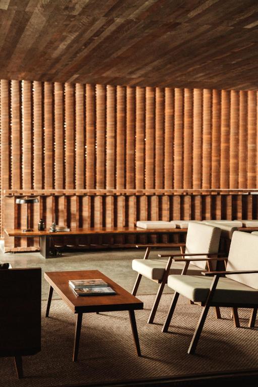 フロント・ロビー