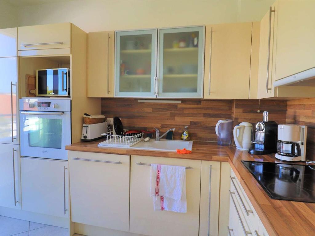 Appartement lumineux et spacieux avec terrasses et ascenseur en centre-ville de Royan - FR-1-494-182 - 2