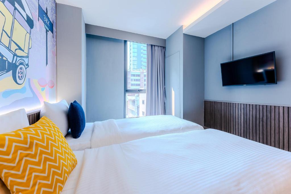 Hotel Room 4