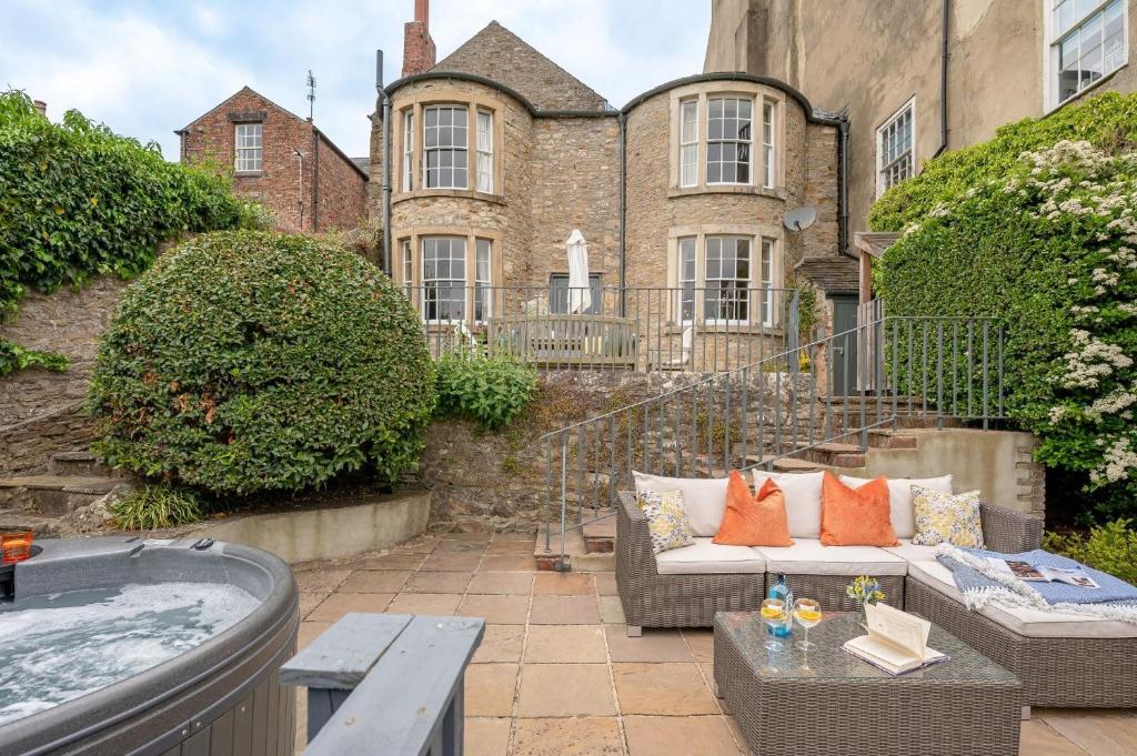 30 Frenchgate, Richmond