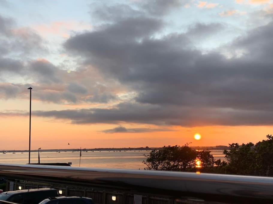 SHOREBANKS - Harbour View Apartment in Sandbanks., Sandbanks