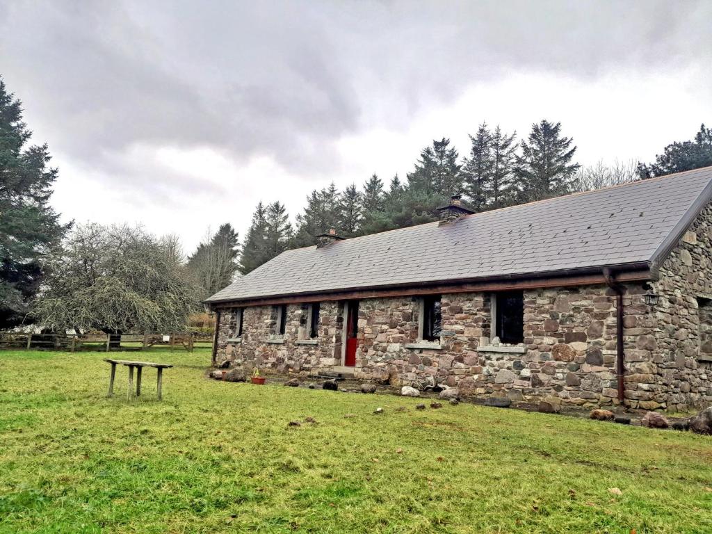 M042 Teach Trianlair, Toormakeady