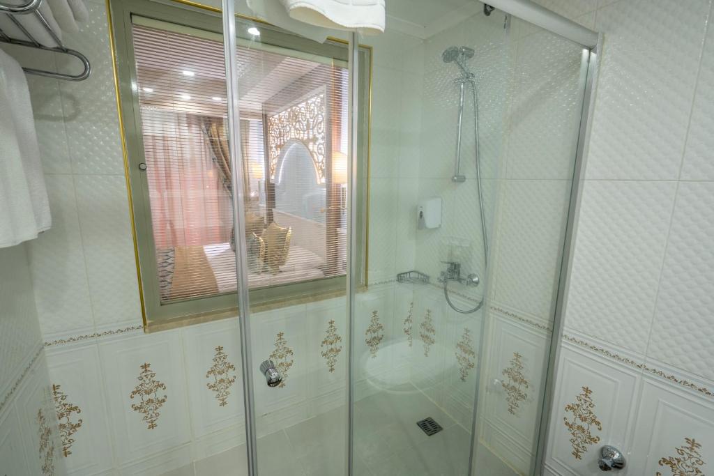 J'adore Deluxe Hotel & Spa Ultra All Inclusive — Side