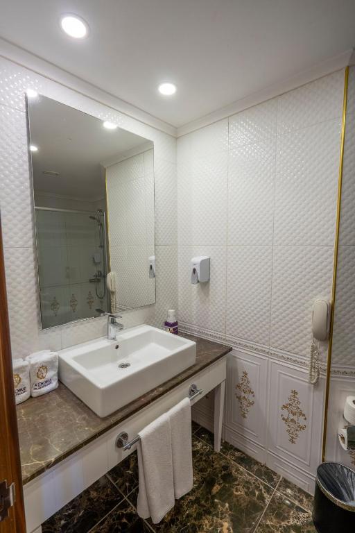 J'adore Deluxe Hotel & Spa Ultra All Inclusive — Side