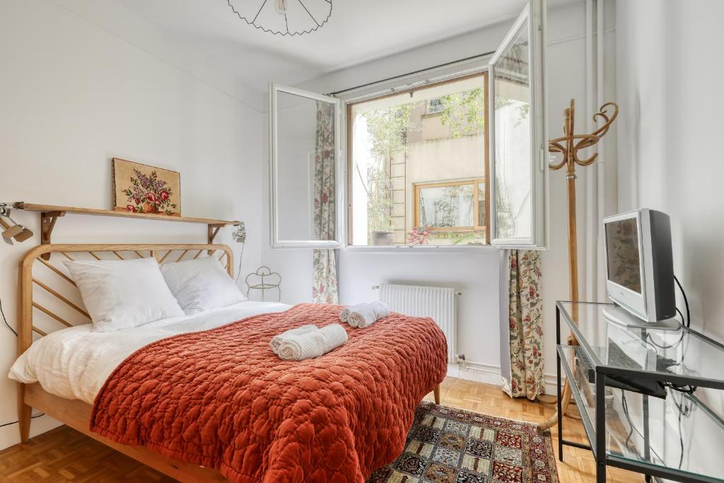 Cute Apartment in the Heart of the Latin District - 2
