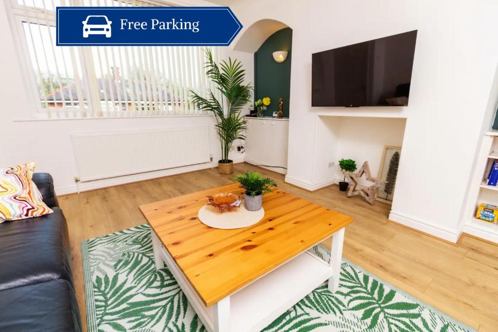 Stylish Comfort: 2BR Home in the Heart of Wigan, Pemberton