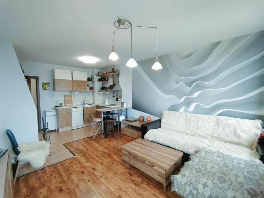 2BR mountain view, SPA, parking, ski piste, Bansko