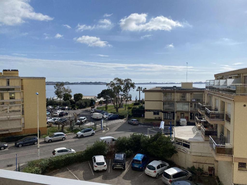 Bel appartement T1 avec vue dégagée, loggia, ascenseur et wifi à Balaruc-les-Bains - FR-1-553-102 - 1