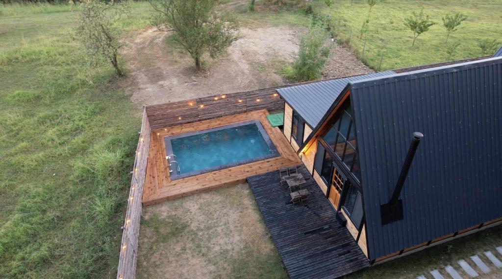 Pentalow Cabin 外観